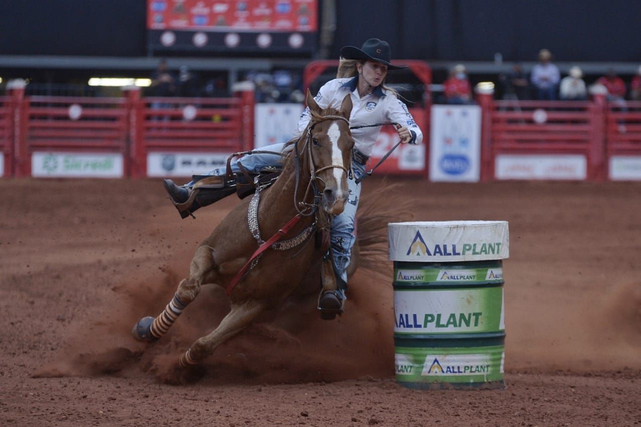 Imagem JPG, Ana Carolina Cardozo conquista o tricampeonato dos Três Tambores em Barretos