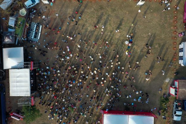 Imagem JPG, Camping do Parque do Peão recebe público com shows