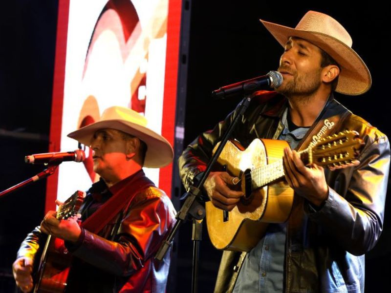 Imagem JPG, Dupla de Jaú é tricampeã da Violeira Rose Abrão