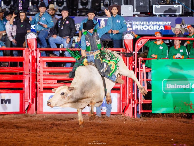 Imagem JPG, Mineiro leva melhor na segunda noite da final da LNR