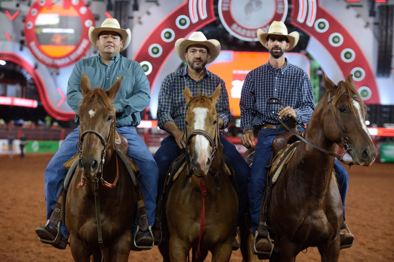 Imagem JPG, Trios de paulistas e mineiros levam a melhor no Team Penning