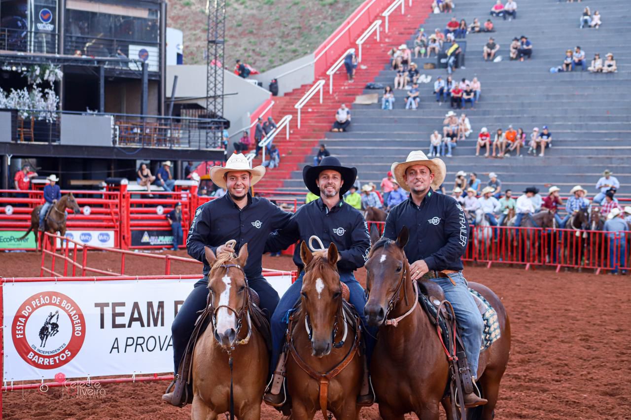Imagem JPG, Mais seis finalistas são definidos para a decisão no Team Penning