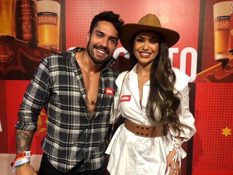 Imagem JPG, Sarah Andrade e Bil Araújo marcaram presença no Camarote Brahma dentro do Barretão