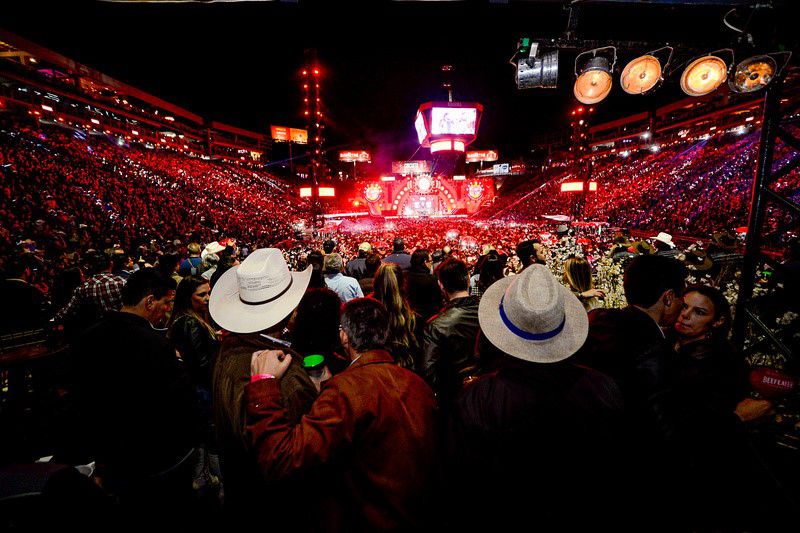 Imagem JPG, Camarote Arena Premium tem abertura especial para show Boate Azul na Festa do Peão de Barretos 