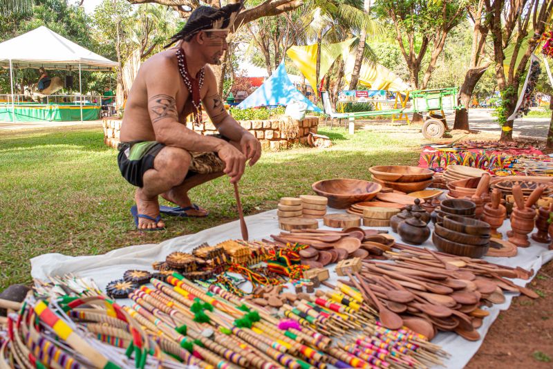 Imagem JPG, Rancho do Peãozinho recebe visitas de índios Pataxós