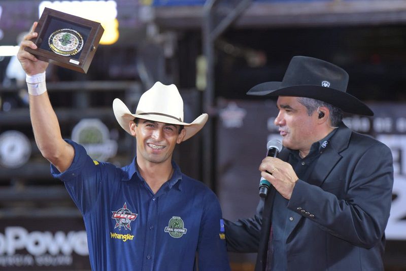 Imagem JPG, Eric Domingos vence o terceiro round da etapa Barretos da PBR Brazil