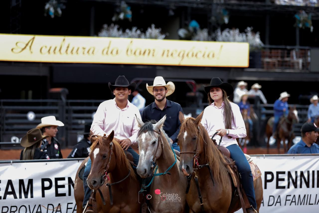 Imagem JPG, Noite de quinta começou agitada com Rodeio Júnior, Três Tambores e Team Penning