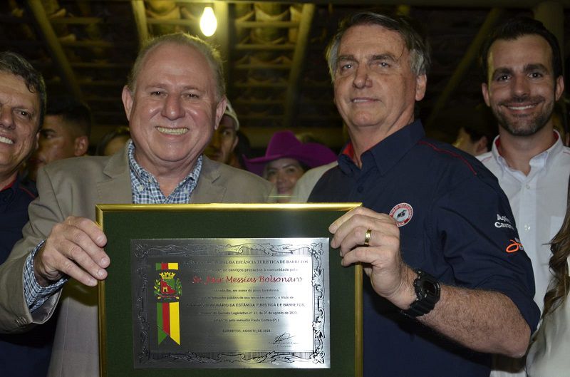 Imagem JPG, Jair Bolsonaro recebe Título de Cidadão Honorário de Barretos na Festa do Peão