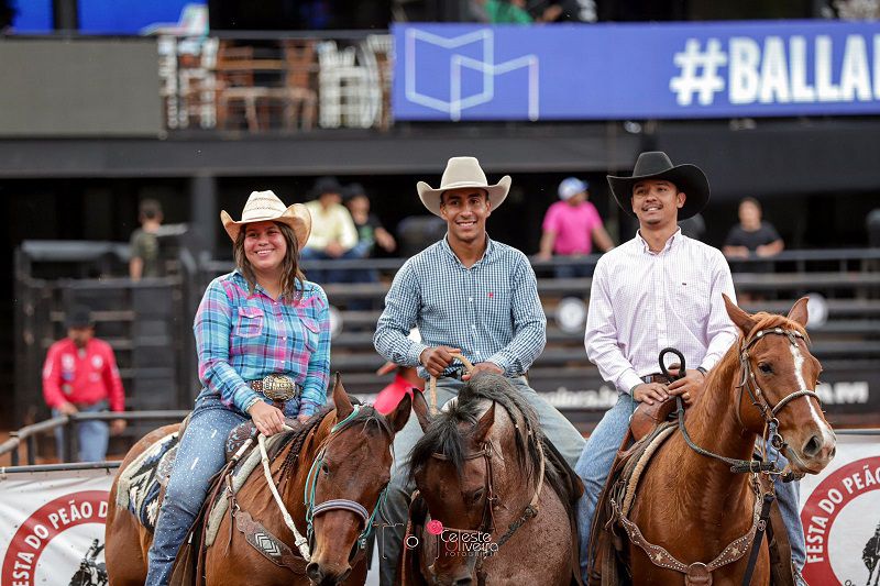 Imagem JPG, Trios formados por mineiros obtêm os melhores tempos no Team Penning