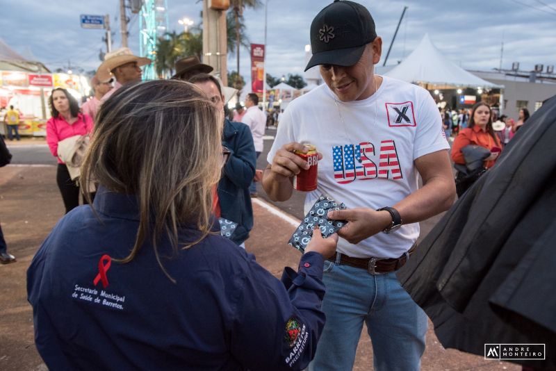 Imagem JPG, Trailer da Saúde faz exames preventivos durante a Festa do Peão
