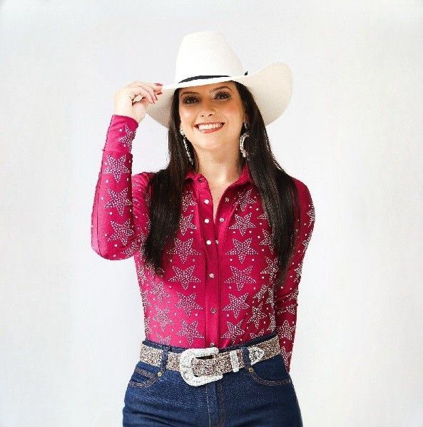 Body camisete com brilho valoriza o estilo country para curtir os dias de festa (Divulgação)