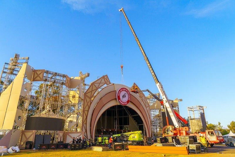Palco Amanhecer, um dos principais dentro do evento, está maior e mais imponente (Matheus de La Palm)