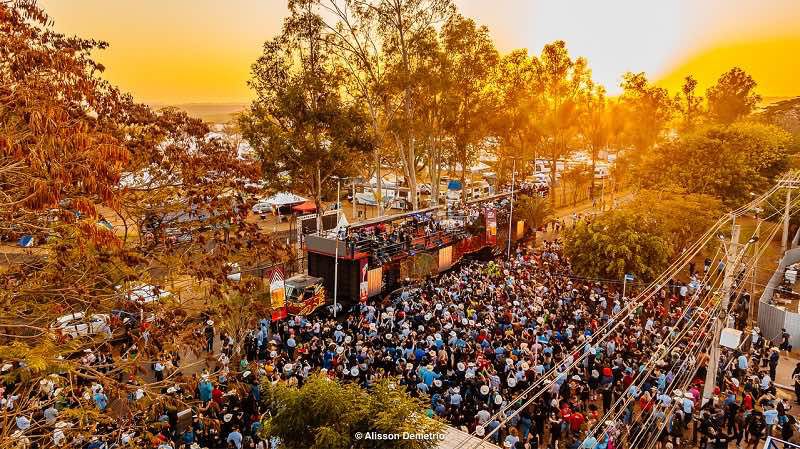 Imagem JPG, Festa do Peão de Barretos tem shows de Simone Mendes, Bruno & Marrone, Maiara & Maraisa e trio elétrico com Michel Teló