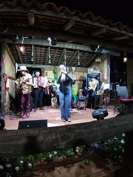 Imagem JPG, Palco “Raízes Sertanejas” é comandado pela comendadora de Os Independentes