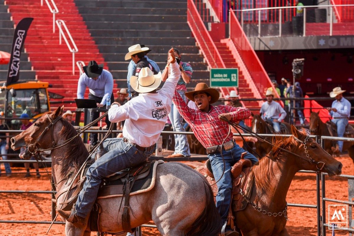 Gustavo Rezende, de Uberlândia/MG, e Diego Santos, de Cajuru/SP, foram vencedores da categoria Aberta do Ranch Sorting  (André Monteiro)