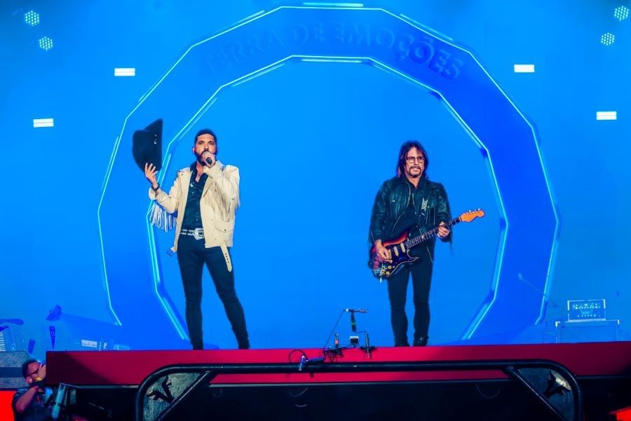 Edson e Hudson se apresentam até a madrugada na Festa do Peão de Barretos (Thais Ministro)