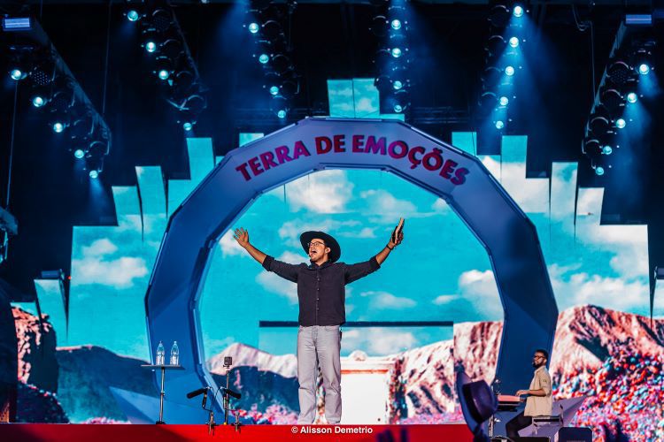 Imagem JPG, Evangelista Deive Leonardo lota e emociona arena da 69ª Festa do Peão de Barretos