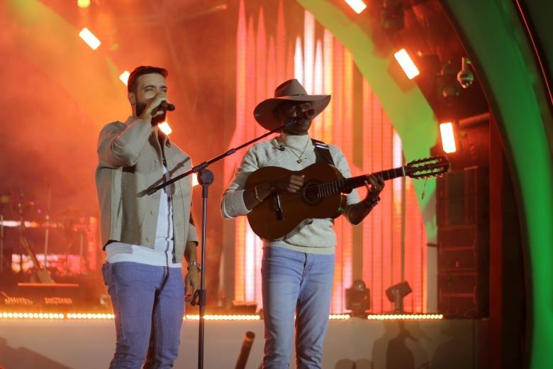 Lucas Reis e Thácio cantou sucessos da carreira (Janaina Cardoso)