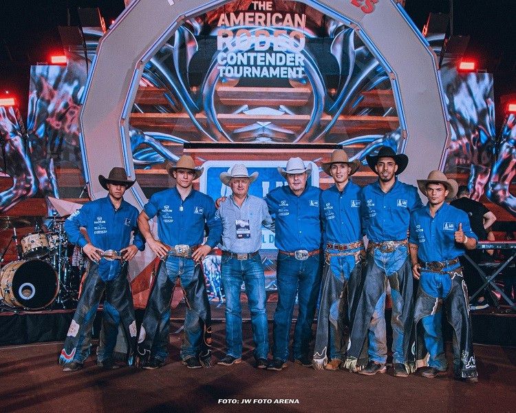 Os cinco finalistas para disputar o título de campeão pela LNR (JW Foto Arena)