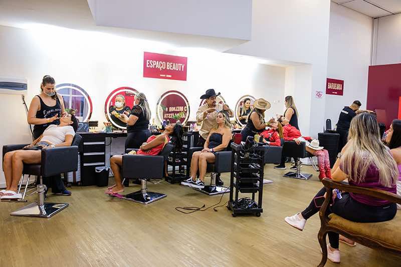 Imagem JPG, Serviços 24 horas, salões de beleza, shows e diversidade gastronômica elevam a experiência de hóspedes do Barretos Park Hotel durante a Festa do Peão