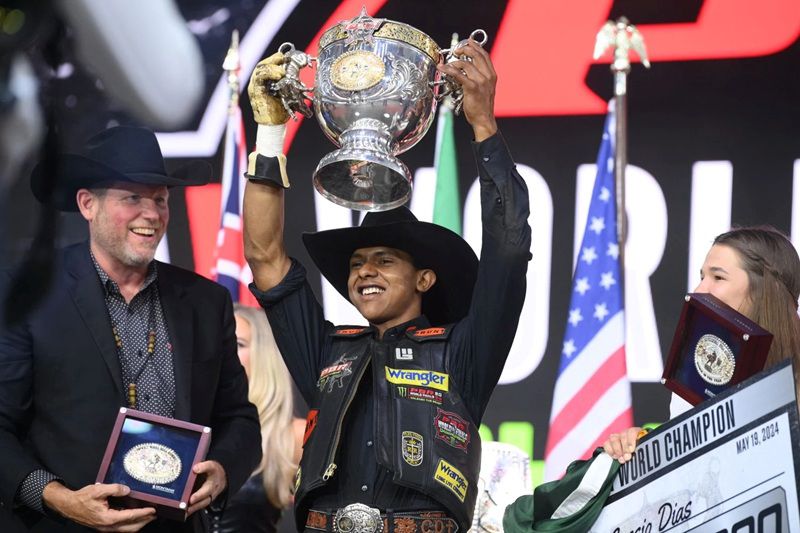 Imagem JPG, Campeão mundial Cássio Dias participa do Desafio do Bem no Votu International Rodeo