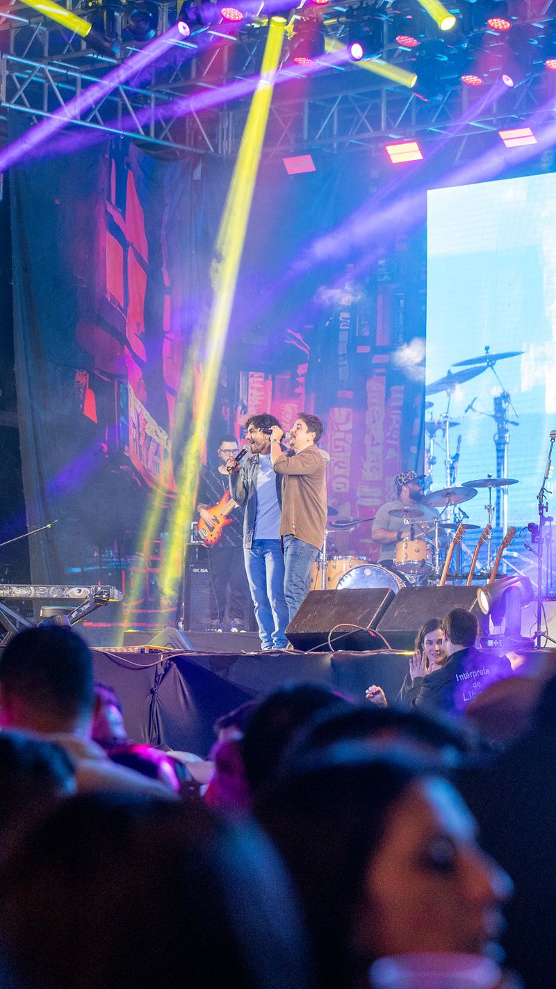 Imagem JPG, Bruninho & Davi se apresentam para plateia lotada em show beneficente em prol do Hospital de Amor em Barretos