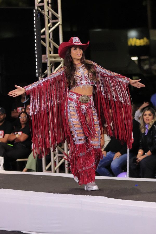 Thaiene Galvão é a Princesa Os Independentes 2025 (@guizy.fotodesign)