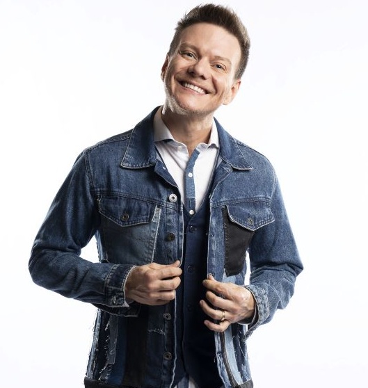 Imagem JPG, Festa do Peão de Barretos: Michel Teló comanda trio elétrico no dia 30