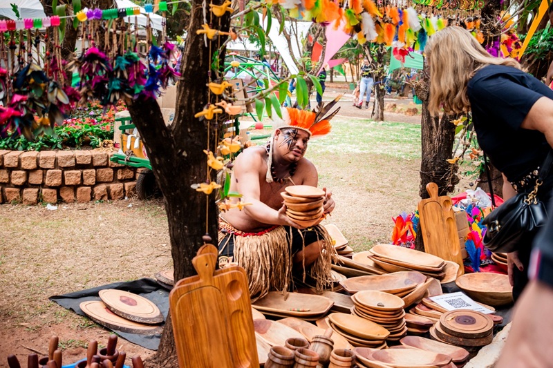 Imagem JPG, Comunidade Pataxó leva vivência indígena e artesanato para a 70ª Festa do Peão de Barretos