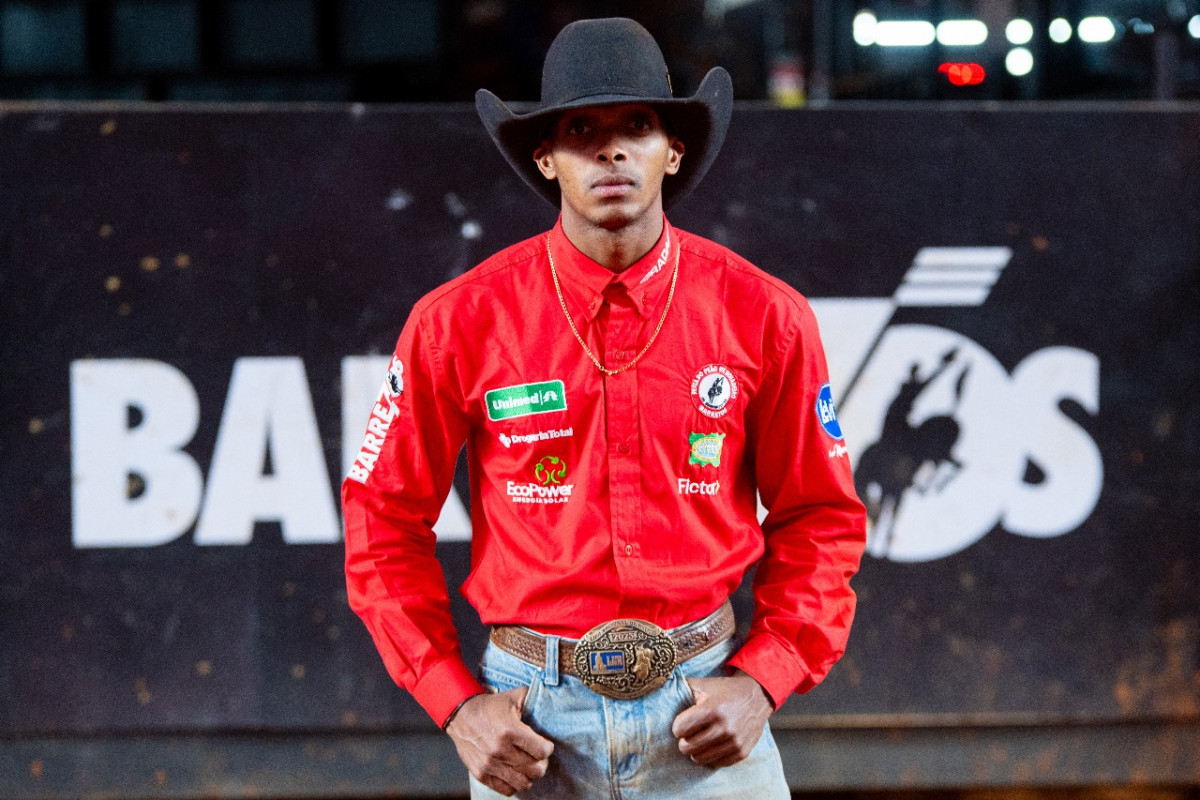 Lucas Correia foi o melhor da noite de sábado, 30 de agosto, nas montarias em touros pela etapa internacional (André Monteiro)