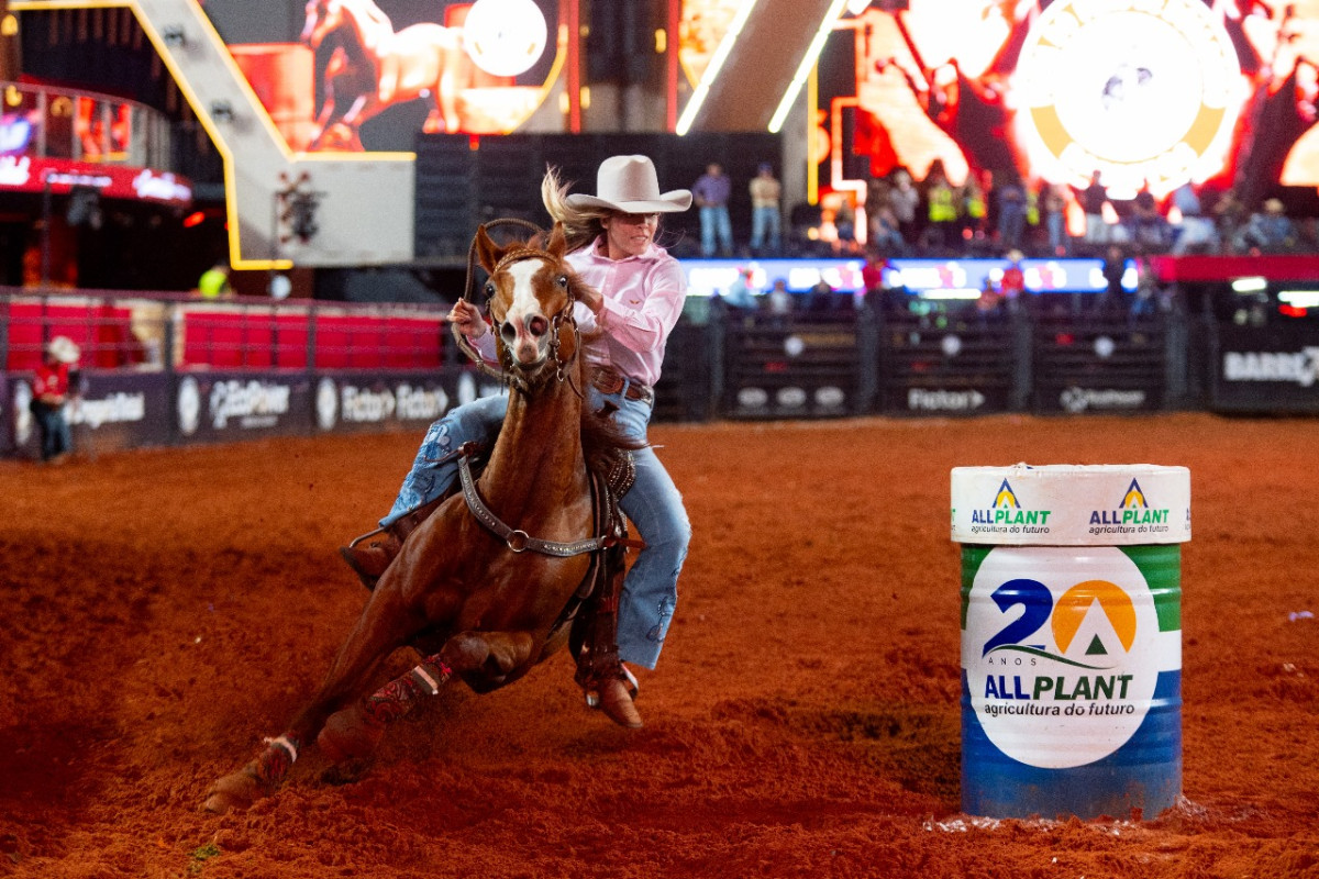 Já entre as amazonas da categoria 2D, a melhor foi Cintia Barbosa Ferreira, de Itapagipe/MG  (André Monteiro)