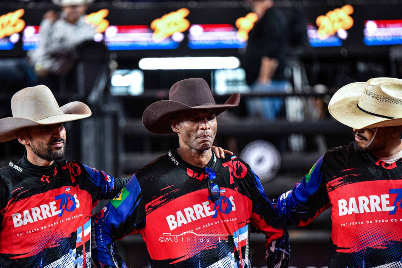 Imagem JPG, Salva-vidas Ronan Felipe anuncia aposentadoria e recebe homenagens no Barretão