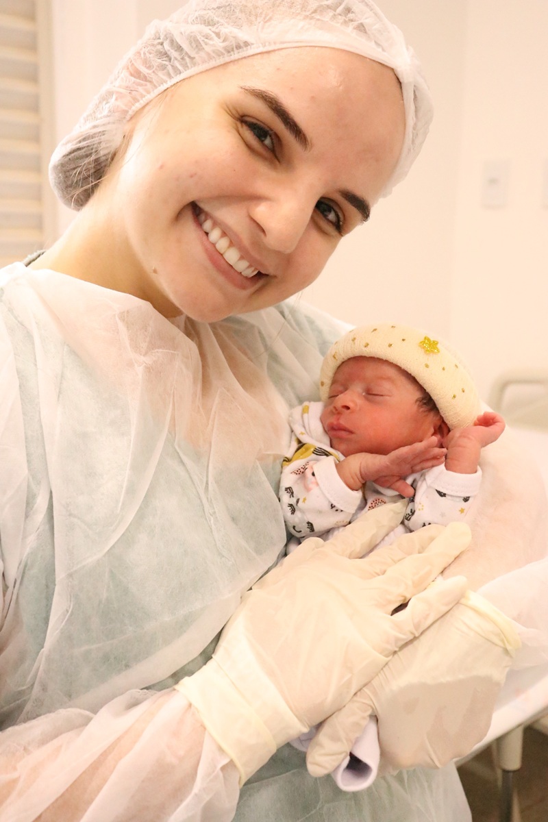 Imagem JPG, Santa Casa celebra o primeiro Dia das Crianças de bebês internados na UTI Neonatal com a ação “Touquinha Maluca”