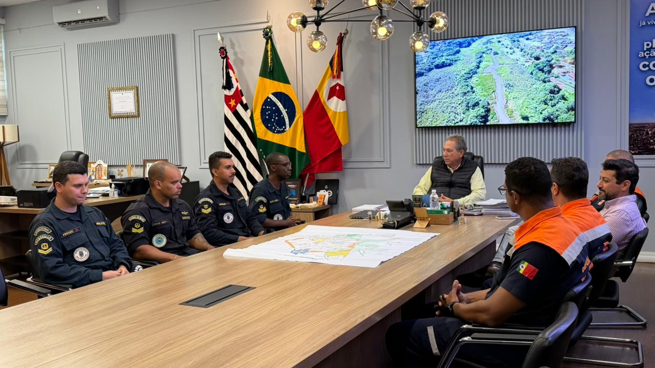 Imagem JPG, Prefeito Odair Silva recebe oficiais da Marinha do Brasil