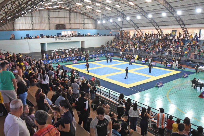 Open Barretos de Jiu-Jitsu reúne mais de 370 atletas no Rochão