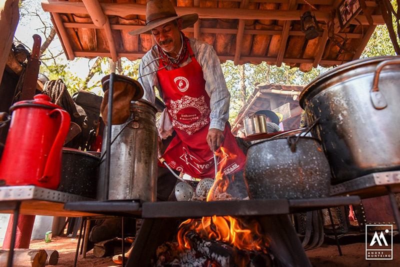 Queima do Alho reúne famílias e mantém viva a cultura das comitivas boiadeiras em Barretos 