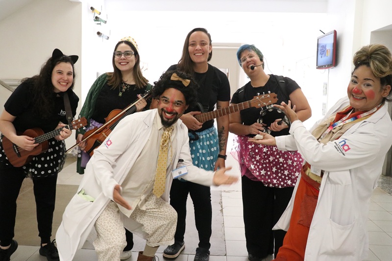 Orquestra leva música e humanização a hospitais de Barretos em homenagem ao ‘Dia dos Pais’