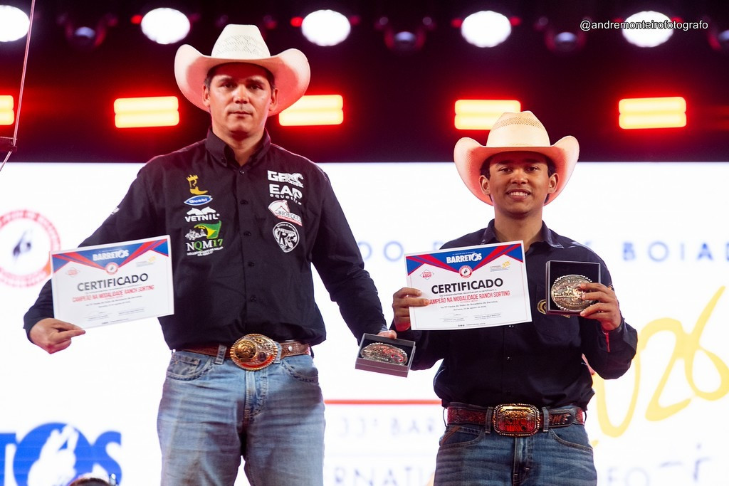 Miguel Henrique Souza Felicio e João Paulo Vieira Serrano conquistaram o título da categoria Amador do Ranch Sorting (André Monteiro)