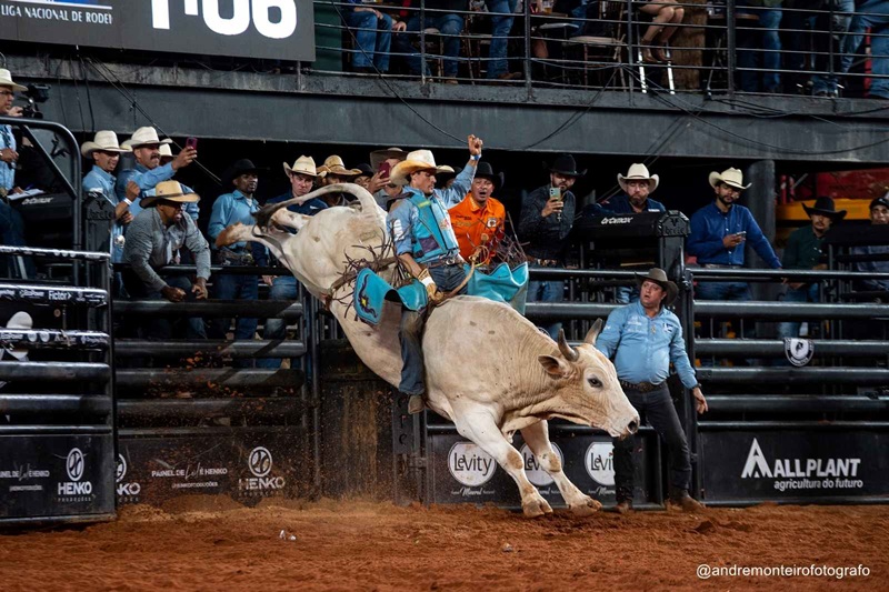 Disputas pela final Liga Nacional de Rodeio começam nesta segunda na Festa do Peão de Barretos